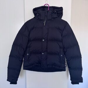 Aritzia The Super Puff Shorty in Black